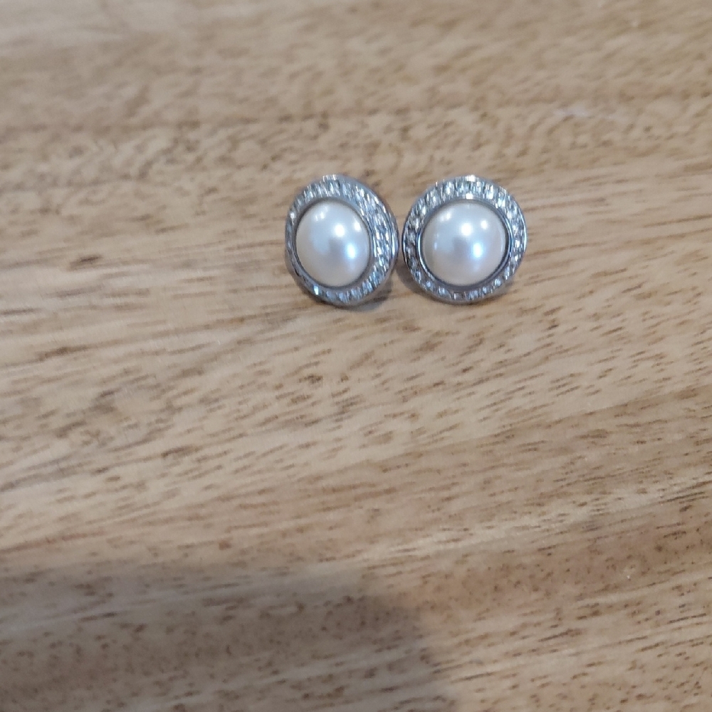 Classic White Pearl Halo Stud Earrings - Elegant Women's Jewelry - Picture 3 of 4